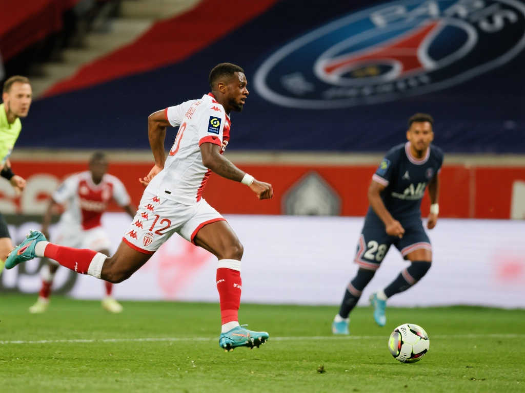 指出球员在 指出球员在